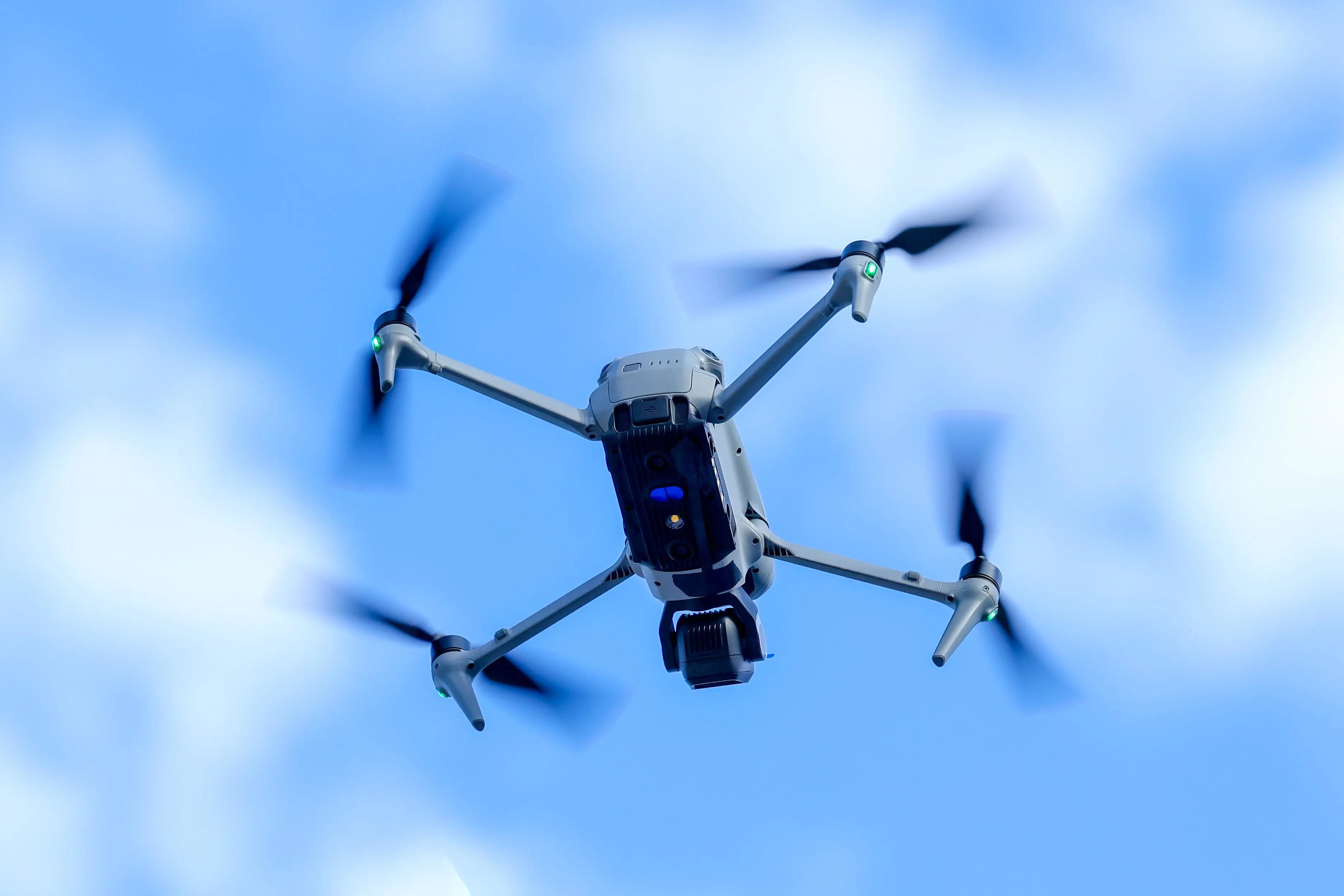 中国低空经济迎里程碑:峰飞航空完成全球首款5吨级eVTOL转换飞行